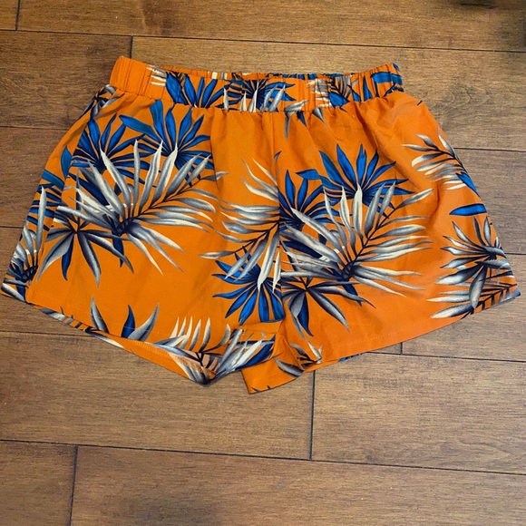 Dress shorts - Picture 1 of 3